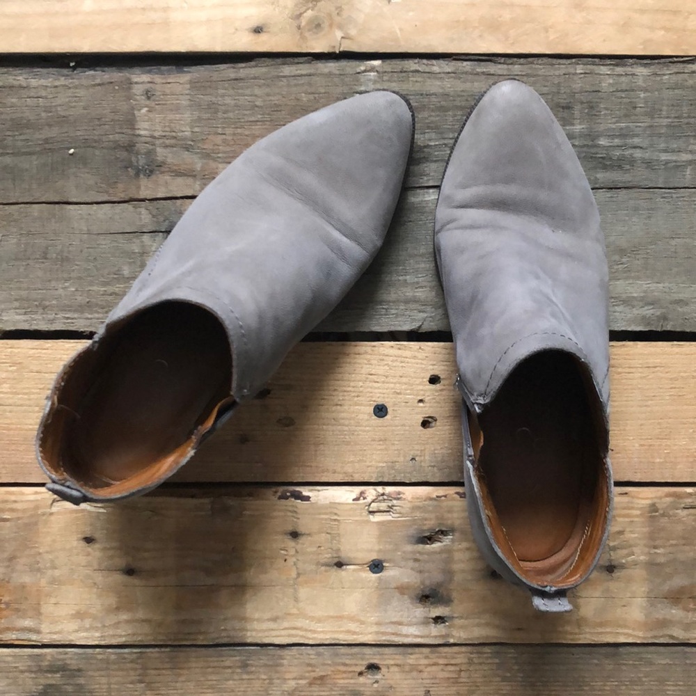 Franco Sarto 8M Gray Booties